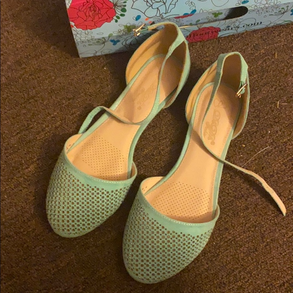 Teal women’s shoe